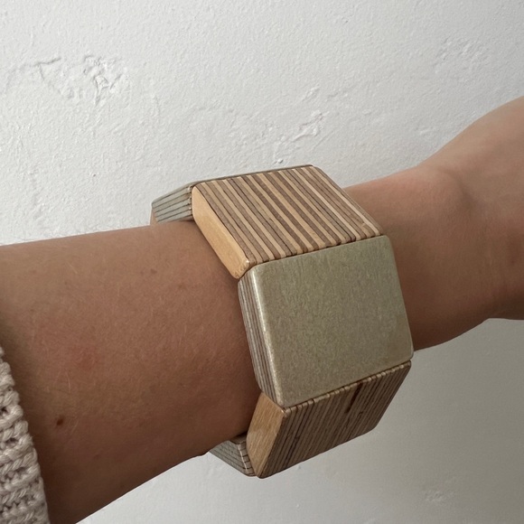 Octagonal chunky modern plywood sea foam light wood geometric bangle bracelet - Picture 13 of 14